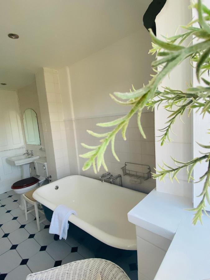 Bed and Breakfast Burford House Bh Exterior foto