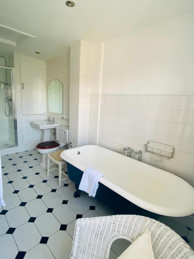 Bed and Breakfast Burford House Bh Exterior foto